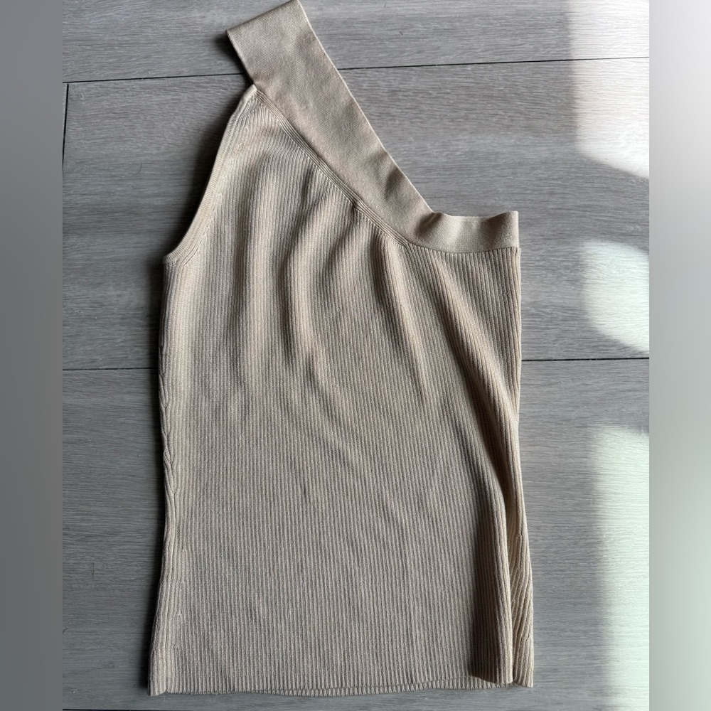 Moda International One-Shoulder Ribbed Shirt